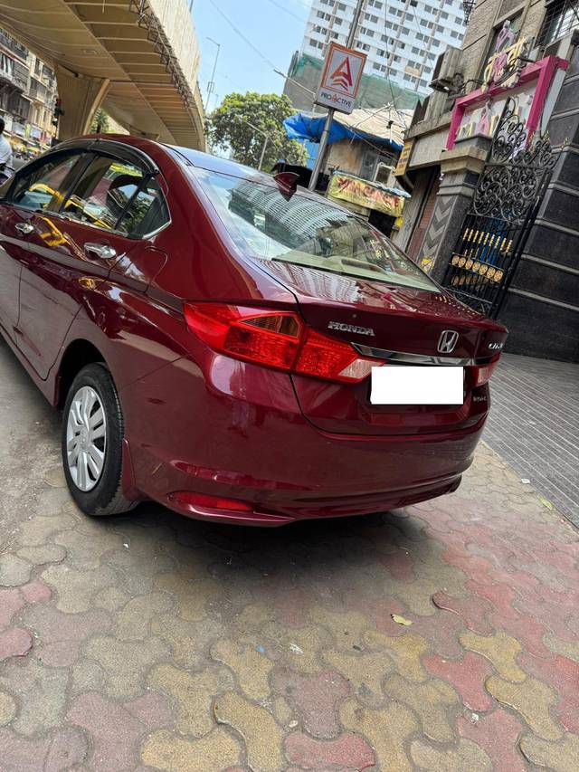 https://images10.gaadi.com/usedcar_image/4516595/original/processed_6fab31ef8e2acc631d2ecebc63392411.jpg?imwidth=6402