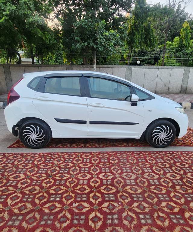 https://images10.gaadi.com/usedcar_image/4516606/original/1e54a128209eacd2ffaa471890f69f4d.jpg?imwidth=6401