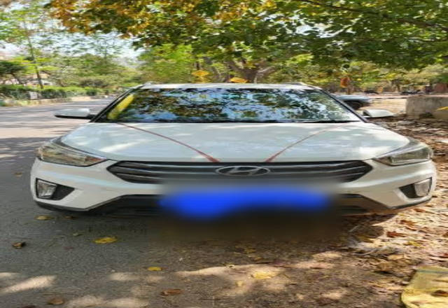 https://images10.gaadi.com/usedcar_image/4516618/original/e1d477af-2a0c-4397-9c04-748044edfbdf.?imwidth=6401