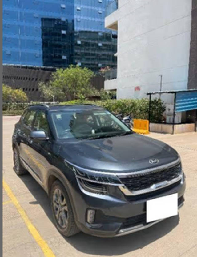 https://images10.gaadi.com/usedcar_image/4516666/original/32d51f28-2f32-4519-99ca-d42196c153d0.png?imwidth=6401