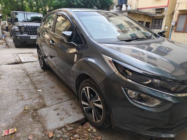 https://images10.gaadi.com/usedcar_image/4516679/original/363e4d44-5a30-4f6e-bc55-ce6183652d23.jpg?imwidth=6402