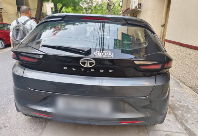 https://images10.gaadi.com/usedcar_image/4516679/original/38fbb372-e87b-4693-bb95-3f5065cd8c44.?imwidth=6401