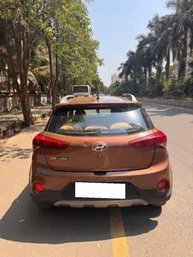 https://images10.gaadi.com/usedcar_image/4516701/original/processed_8dbc0f33-2add-403c-abf0-4cc55a979053.jpeg?imwidth=6401