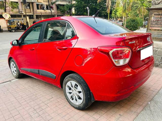 https://images10.gaadi.com/usedcar_image/4516713/original/processed_98bf936ec5a27e1fd3d9c6217f85a478.jpg?imwidth=6402