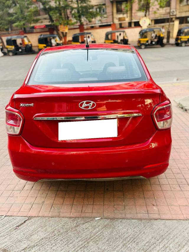 https://images10.gaadi.com/usedcar_image/4516713/original/processed_d10577610bd92bbc030ed312adb1e252.jpg?imwidth=6401