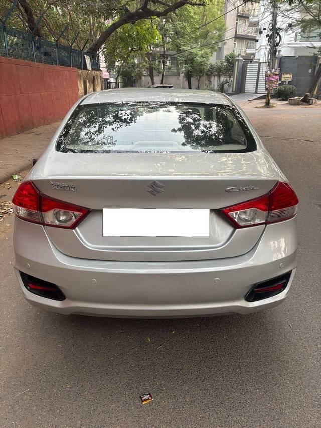 https://images10.gaadi.com/usedcar_image/4516725/original/processed_6aa985e33a525b57294f9723d0963449.jpeg?imwidth=6401