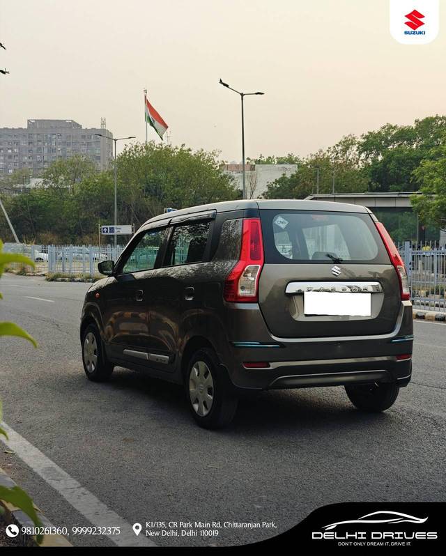 https://images10.gaadi.com/usedcar_image/4516729/original/processed_189b02b419cccfc2f260f83acea164d2.jpeg?imwidth=6401