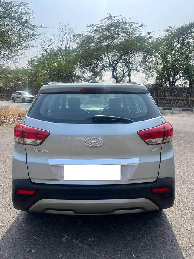 https://images10.gaadi.com/usedcar_image/4516743/original/processed_04b9f0332e2207e731db8644fb180283.jpg?imwidth=6402