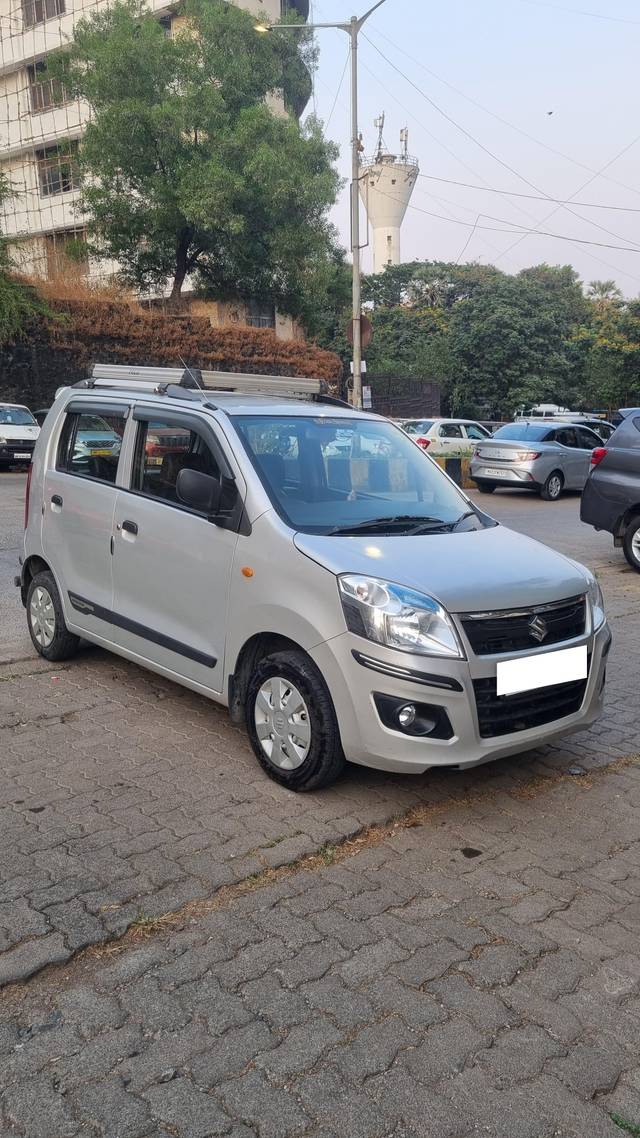 https://images10.gaadi.com/usedcar_image/4516748/original/processed_e3affbc68fa33fa1cafbc05ab60bbdd8.jpg?imwidth=6400