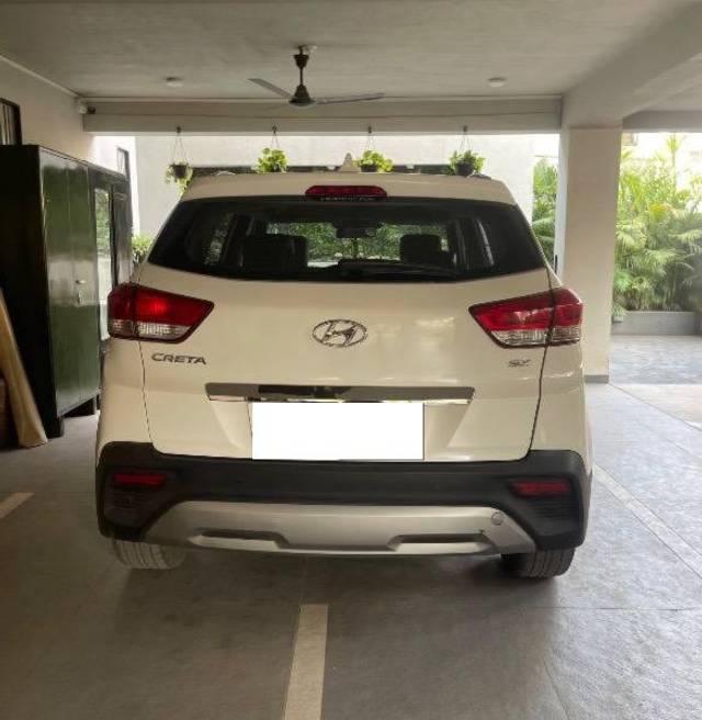 https://images10.gaadi.com/usedcar_image/4516751/original/processed_12f3027b-afca-4a5f-99a4-aabf6f72eac6.jpeg?imwidth=6401