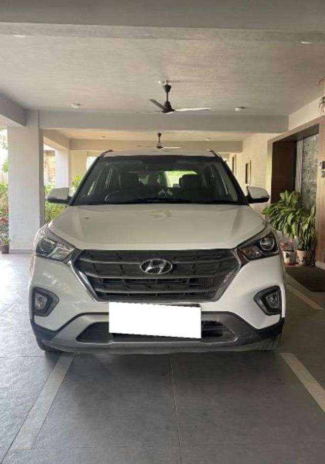https://images10.gaadi.com/usedcar_image/4516751/original/processed_15689794-e7f2-4c41-8cf8-ecdf6d6249c8.jpeg?imwidth=6400