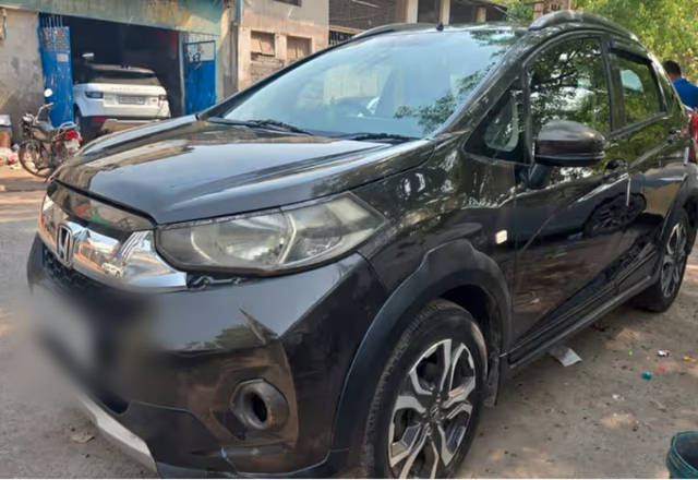 https://images10.gaadi.com/usedcar_image/4516754/original/62245004-c277-484e-a0b5-a8bf42a6b193.?imwidth=6401