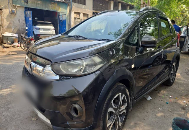 https://images10.gaadi.com/usedcar_image/4516754/original/e7c9d4f3-034e-4ba9-b30d-d3a952b8c668.?imwidth=6402