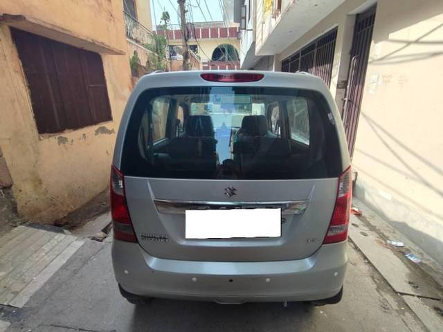 https://images10.gaadi.com/usedcar_image/4516793/original/processed_f2f9f39a-6227-456b-a25a-eb91e1aa2f92.jpg?imwidth=6401