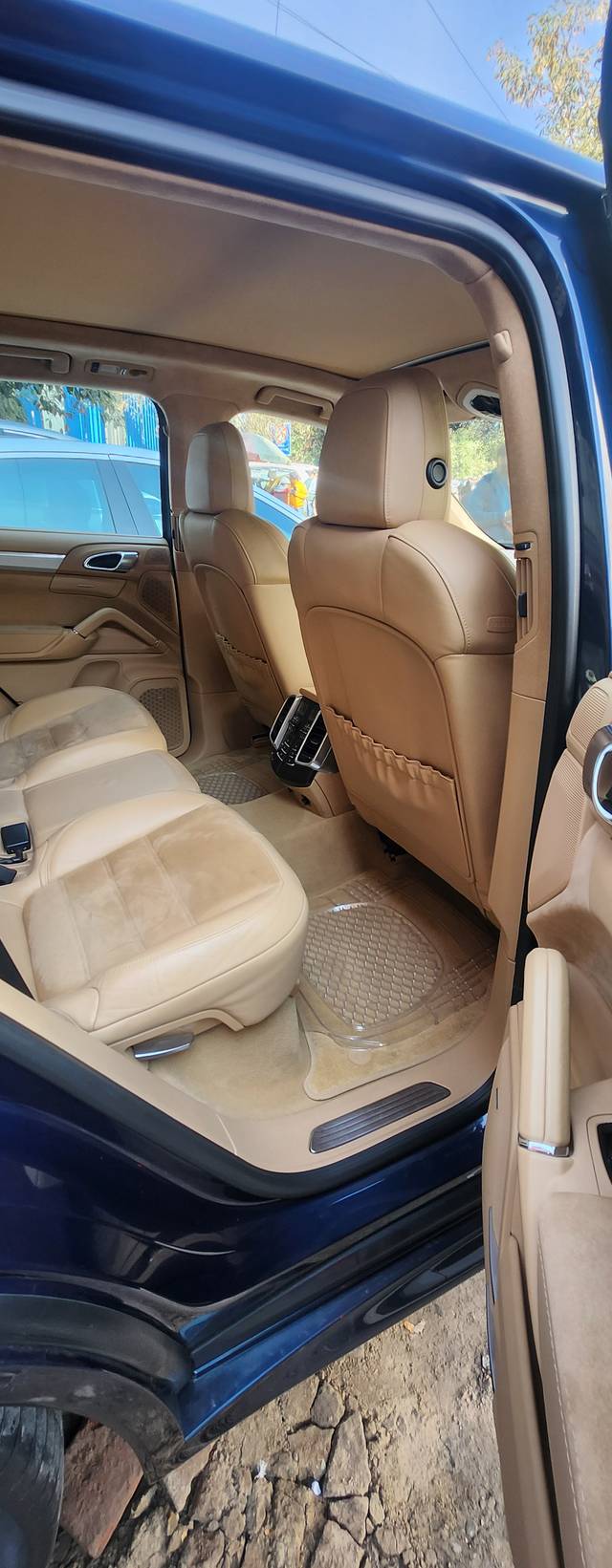 https://images10.gaadi.com/usedcar_image/4516795/original/8d49d12008d3d77c31d3f5e264f18ad1.jpg?imwidth=6402