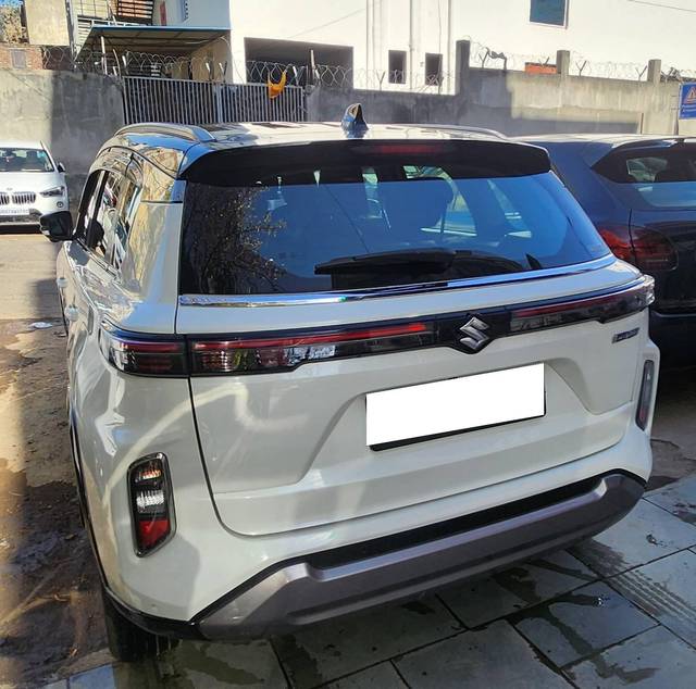 https://images10.gaadi.com/usedcar_image/4516799/original/processed_c7a1f42dbbc6da4ef524be041dbb5c3c.jpg?imwidth=6401