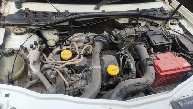 https://images10.gaadi.com/usedcar_image/4516808/original/586767ac7db8fdb45a70821c7a4494dd.jpeg?imwidth=6402