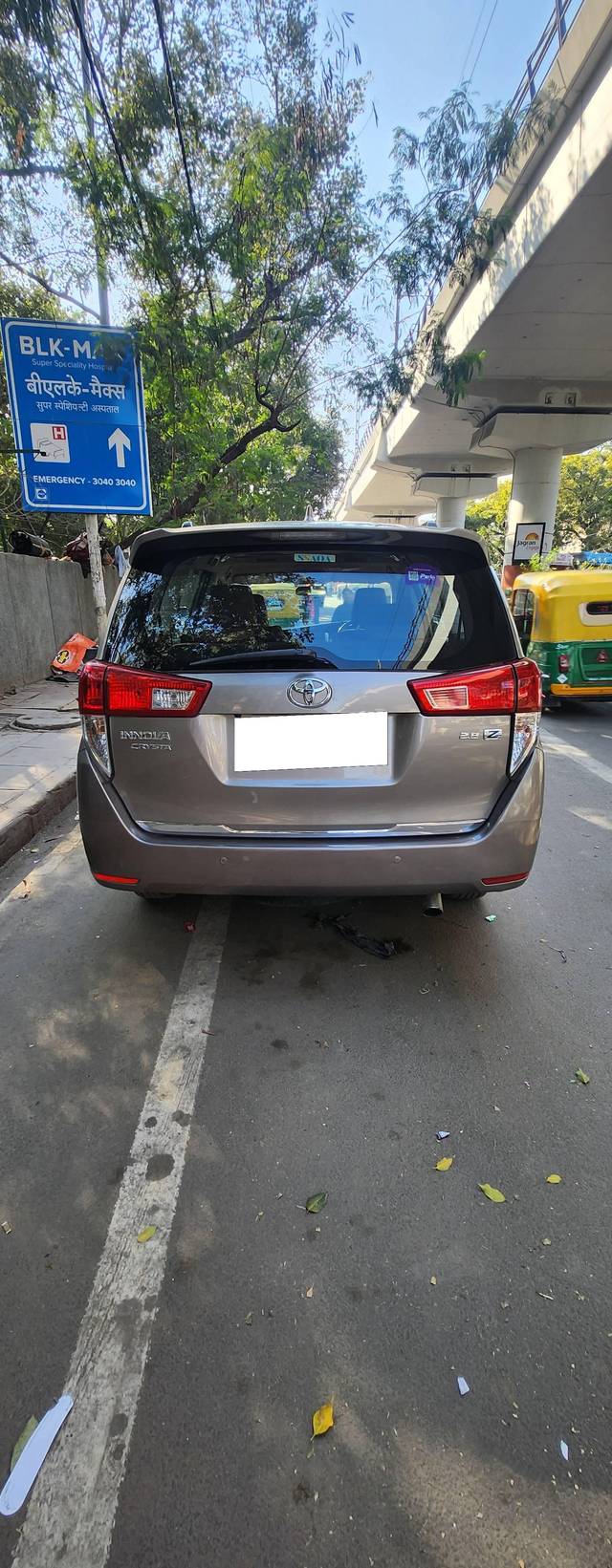 https://images10.gaadi.com/usedcar_image/4516811/original/processed_b604f9148ce49b9a33aaf19d2d69dd28.jpg?imwidth=6401