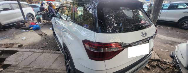https://images10.gaadi.com/usedcar_image/4516814/original/processed_af315a003f717bc5c3a3b4c4f99c0178.jpg?imwidth=6402