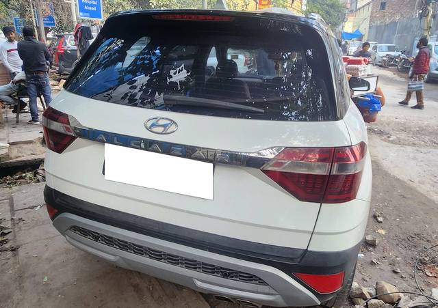 https://images10.gaadi.com/usedcar_image/4516814/original/processed_e4dec823c493d3fa6cb8fcd55f705806.jpg?imwidth=6400