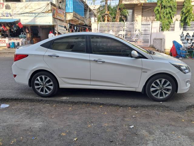 https://images10.gaadi.com/usedcar_image/4516819/original/processed_acba51ede52349d35ec2fe05cd02e577.jpg?imwidth=6401