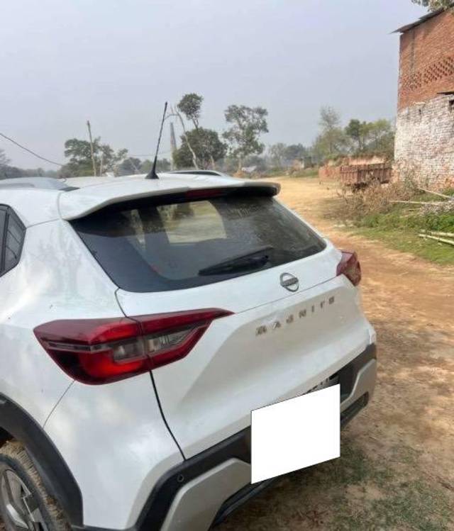 https://images10.gaadi.com/usedcar_image/4516824/original/processed_d43585f6-ed42-4f97-975d-d33bd4f390f5.jpeg?imwidth=6402