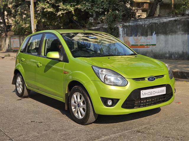 https://images10.gaadi.com/usedcar_image/4516837/original/992a1c0c78baab80b938054feaaa328f.jpg?imwidth=6402