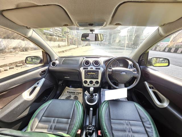 https://images10.gaadi.com/usedcar_image/4516837/original/processed_e5d8e78976f262ac128c55d88563d1aa.jpg?imwidth=6401