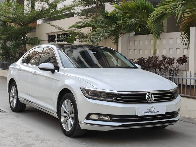 https://images10.gaadi.com/usedcar_image/4516845/original/dbec41f2055a54759e35aa0a24c93786.jpg?imwidth=6401