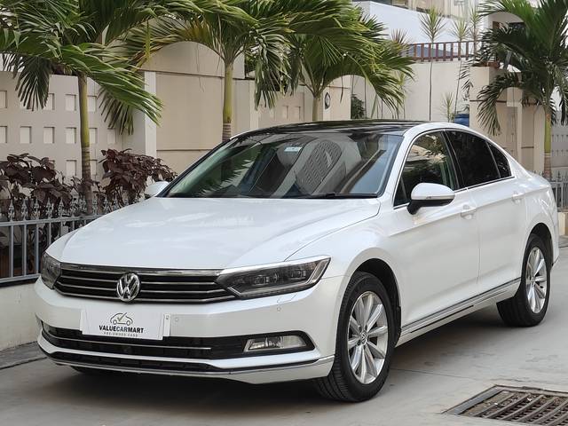 https://images10.gaadi.com/usedcar_image/4516845/original/e87c0b8066349cad5daccd5baeb2fbf1.jpg?imwidth=6402