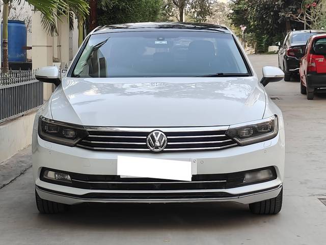 https://images10.gaadi.com/usedcar_image/4516845/original/processed_784eccf5574ae4ec38c7a369ed81bec8.jpg?imwidth=6402