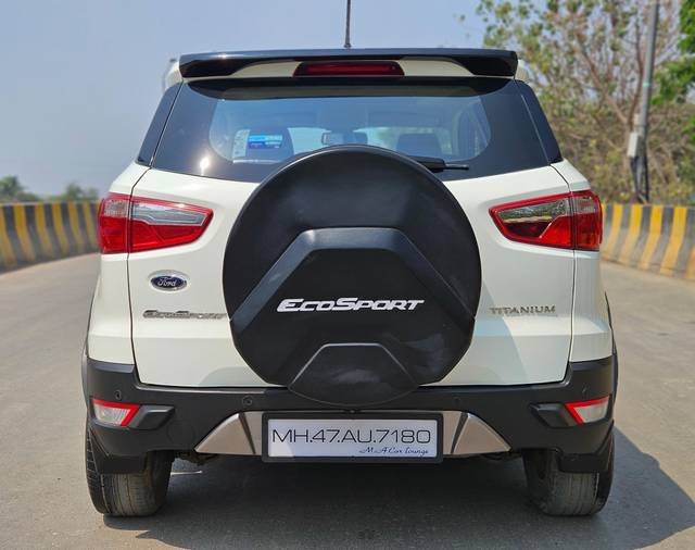 https://images10.gaadi.com/usedcar_image/4516851/original/processed_39d4951a9d6591130eb010c2d4a2d7f7.jpg?imwidth=6401