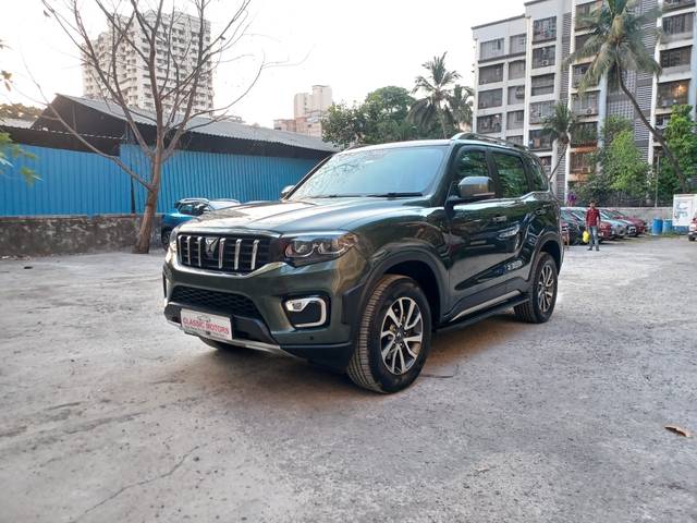 https://images10.gaadi.com/usedcar_image/4516888/original/f466bc7060efc316555ea560627240da.jpeg?imwidth=6402