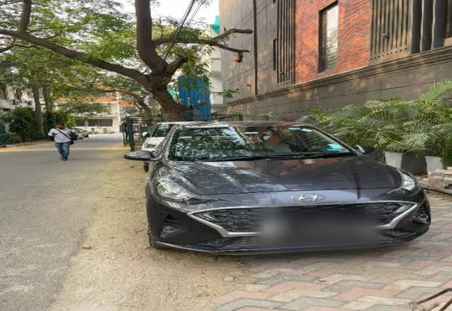 https://images10.gaadi.com/usedcar_image/4516902/original/bc406a8d-9b9e-4167-bbfe-ddf8aecf94af.?imwidth=6400