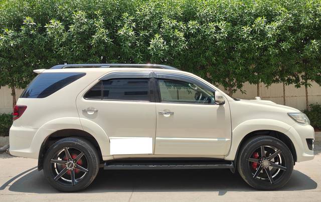https://images10.gaadi.com/usedcar_image/4516904/original/processed_5509f6b3ff6928440d647973877ca752.jpg?imwidth=6401