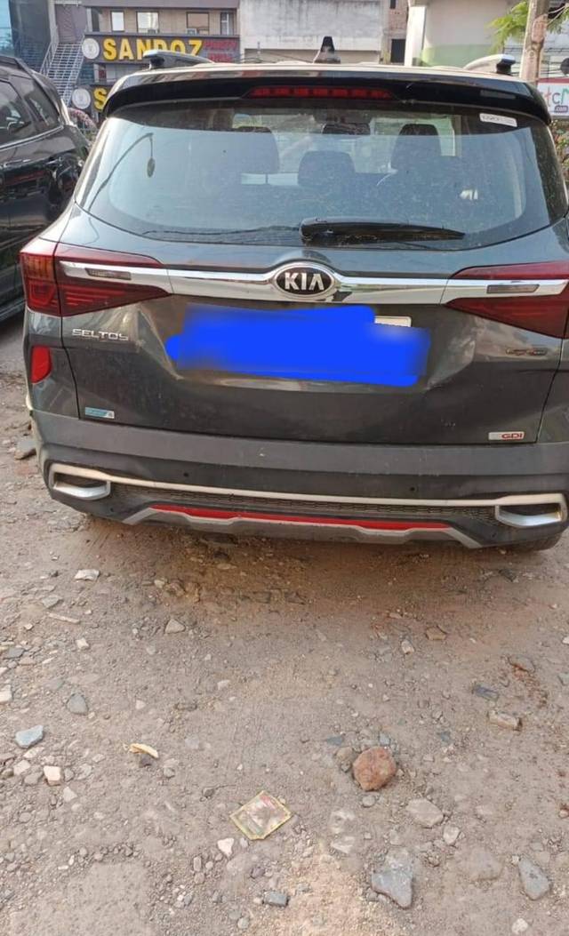 https://images10.gaadi.com/usedcar_image/4516908/original/processed_3edd3462f51d7ff745112aff425a9773.jpg?imwidth=6401