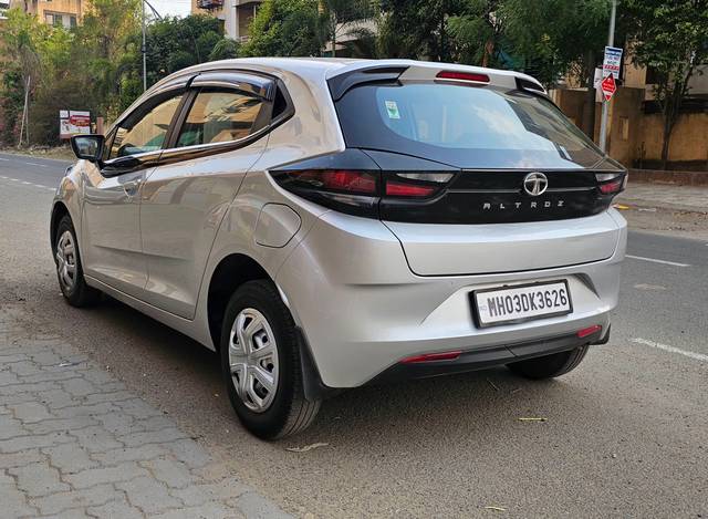 https://images10.gaadi.com/usedcar_image/4516909/original/eb7589cf34e042dff0f19616c7a8e9ae.jpg?imwidth=6402