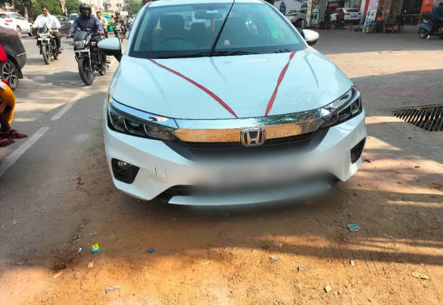 https://images10.gaadi.com/usedcar_image/4516910/original/e4875c4e-2484-469d-9e2a-71946297ce76.?imwidth=6400