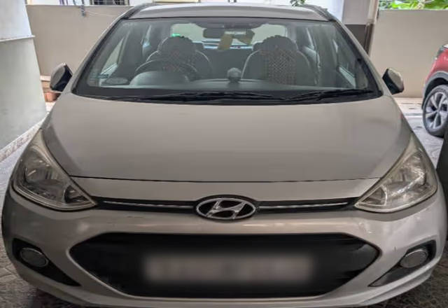 https://images10.gaadi.com/usedcar_image/4516927/original/db5bc4e4-95c3-4e39-b4c2-996f687df71b.?imwidth=6401