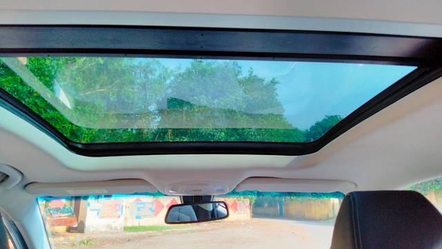 https://images10.gaadi.com/usedcar_image/4516940/original/5d939f3bd7afd7b72de84e3df624d45d.jpg?imwidth=6401