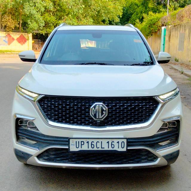https://images10.gaadi.com/usedcar_image/4516940/original/73095901cc32830db6616325257a2204.jpg?imwidth=6400