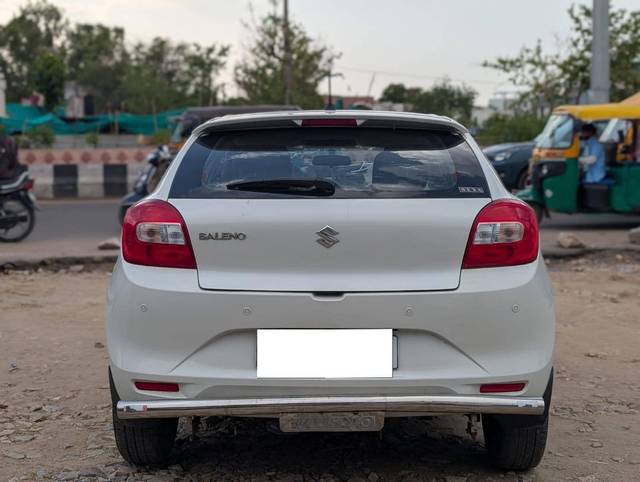 https://images10.gaadi.com/usedcar_image/4516946/original/processed_d9bb38d16123245bfab5f7905cf37141.jpg?imwidth=6401