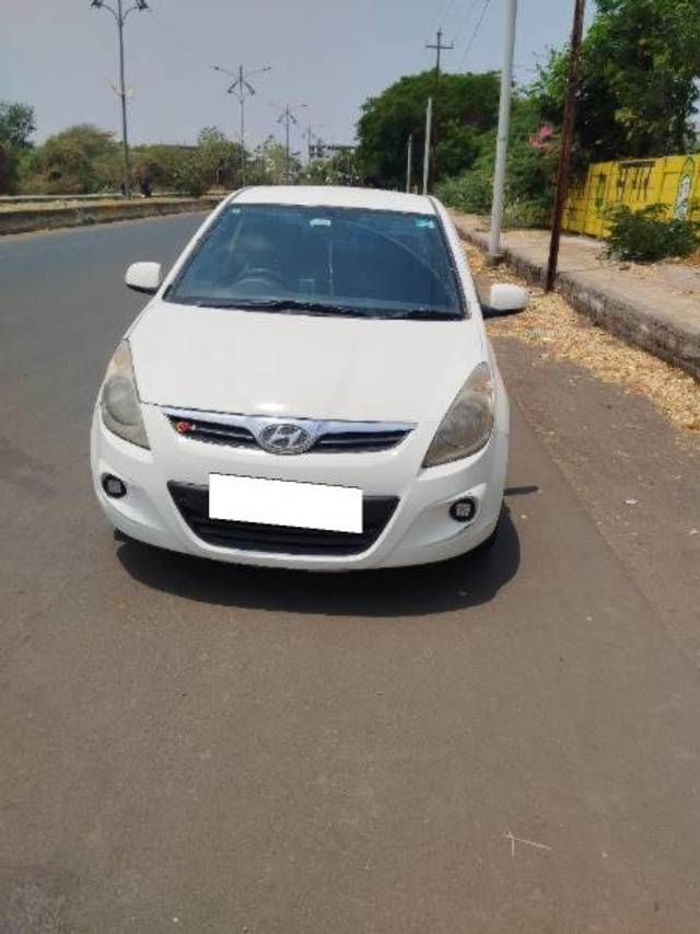 https://images10.gaadi.com/usedcar_image/4516948/original/processed_d320fb86-24b2-4b5f-85b1-8f5baffb6bfa.jpg?imwidth=6402