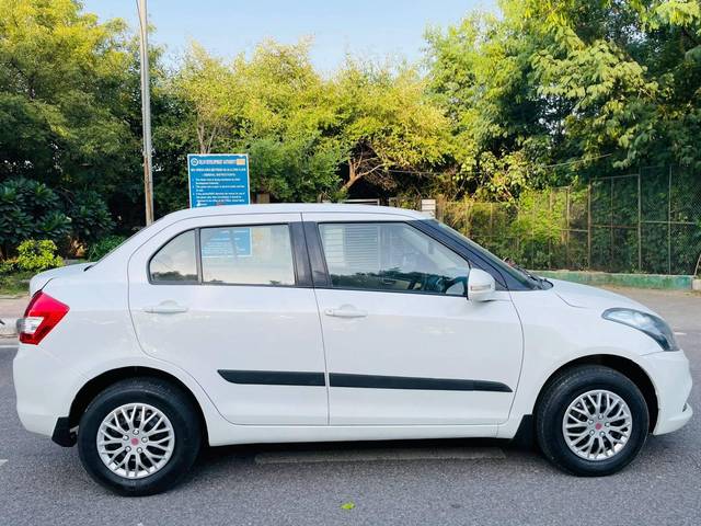 https://images10.gaadi.com/usedcar_image/4516951/original/processed_1e2af3a8b306086b97c7f49249282813.jpg?imwidth=6401