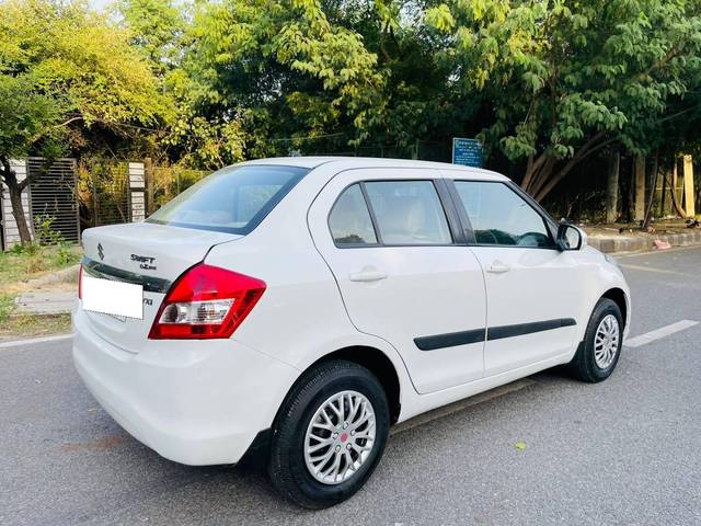 https://images10.gaadi.com/usedcar_image/4516951/original/processed_a60dee5d39d5e9fcfa9030b5d0fa7cdd.jpg?imwidth=6402