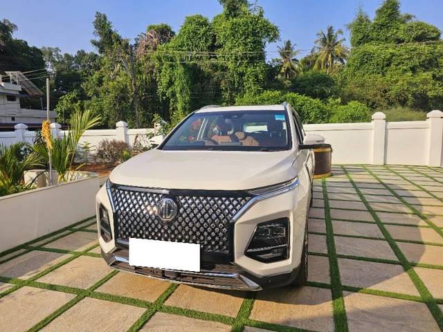 https://images10.gaadi.com/usedcar_image/4516999/original/processed_d25fa2ac-363c-4dda-b98d-5aeea8bd1730.jpeg?imwidth=6400