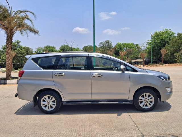 https://images10.gaadi.com/usedcar_image/4517000/original/ca977ce74026e5f69ffcae9609c85969.jpg?imwidth=6401