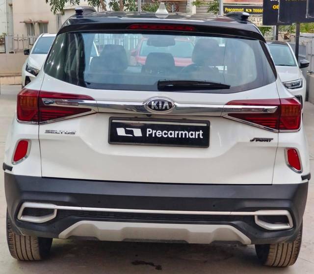 https://images10.gaadi.com/usedcar_image/4517003/original/processed_9bf1f66bc12355696526878bbad5b24b.jpg?imwidth=6402