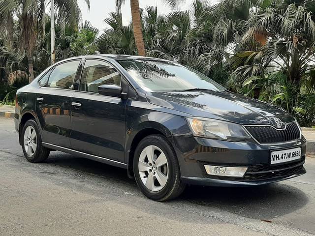 https://images10.gaadi.com/usedcar_image/4517008/original/816e9557e219021636581847ccf9b335.jpg?imwidth=6400