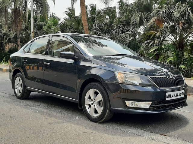 https://images10.gaadi.com/usedcar_image/4517008/original/processed_816e9557e219021636581847ccf9b335.jpg?imwidth=6400